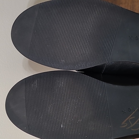 Anne Klein Black Loafers with Gold Detail with Logo size 7.5 - Picture 9 of 12